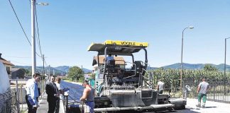 Ganić i Isak obišli radove na rekonstrukciji puta Moštre-Visoko