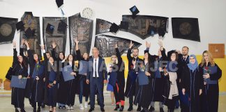 Fakultetsko obrazovanje, trud, rad i zalaganje, krunisano diplomama