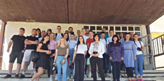 Kroz srednjoškolsko obrazovanje, učenike pripremaju i osposobljavaju za život