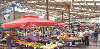 Pijaca puna voća i povrća, a cijene pristupačne