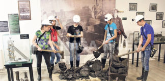 Čuvari srednjovjekovnog pečatnog prstena s ljiljanima