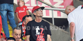 Zbog slabovidnosti, utakmice na tribini prati uz „komentatora“