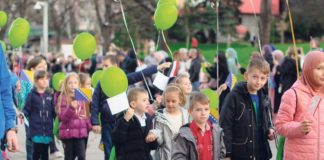 Stotine mališana dočekalo najdražeg gosta