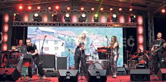 Premoćno je svirati svoju muziku pred velikim brojem ljudi