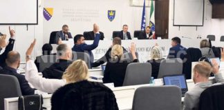 Usvojeni zakoni o mirnom okupljanju i javnim priredbama