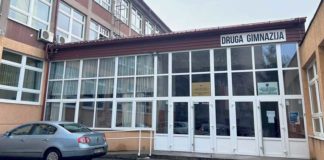 Učenici Ekonomske škole i Druge gimnazije ponovo u školskim klupama