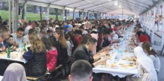Iftar za 1.500 mladih