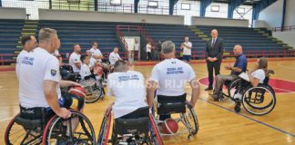 Premijer Pivić poželio dobrodošlicu Košarkaškoj reprezentaciji BiH u kolicima