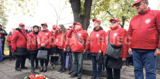 Brojne delegacije položile cvijeće na Papirnoj i Kamenom spavaču