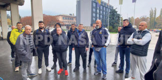 Mirno okupljanje kandidata za taksi stajališta