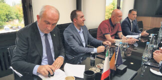 Potpisani ugovori o realizaciji infrastrukturnih projekata u oblasti obrazovanja i sporta