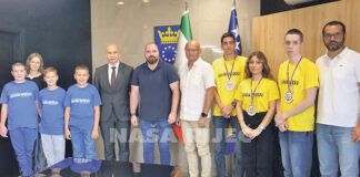 Premijer Pivić nagradio mlade robotičare sa po 1.500 KM