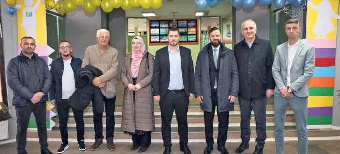 Primopredaja-završenih-radova-na-više-školskih-objekata-u-ZDK