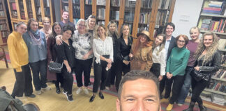 “Otvoreni razgovor među policama”