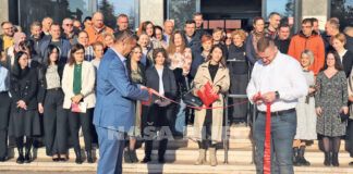 Kompanija sada posluje pod nazivom Nova Željezara Zenica