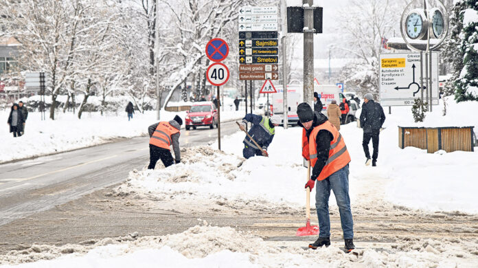čišćenje-snijega-u-zenici-(2)