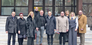 Premijer Pivić i članovi Vlade posjetili JU Dom-porodica u Zenici