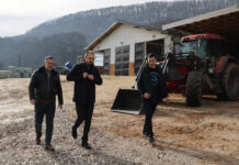 Ministar Čajić posjetio uspješne farme u Visokom
