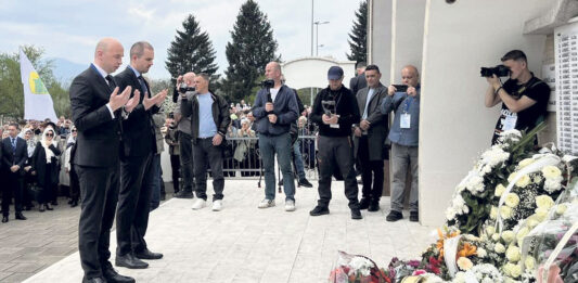 Delegacija ZE-DO kantona odala počast žrtvama zločina u Ahmićima