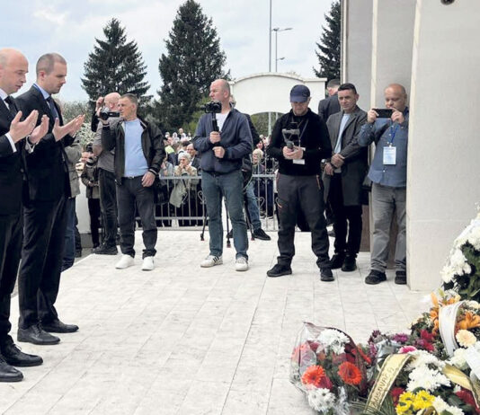 Delegacija ZE-DO kantona odala počast žrtvama zločina u Ahmićima