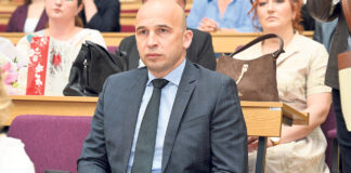 Uskoro novo povećanje plata ljekarima i zdravstvenim radnicima