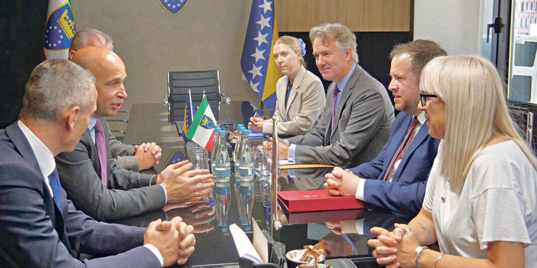 Razgovor-sa-ambasadorom-UK-u-BiH-i-ministrom-UK-za-Evropu
