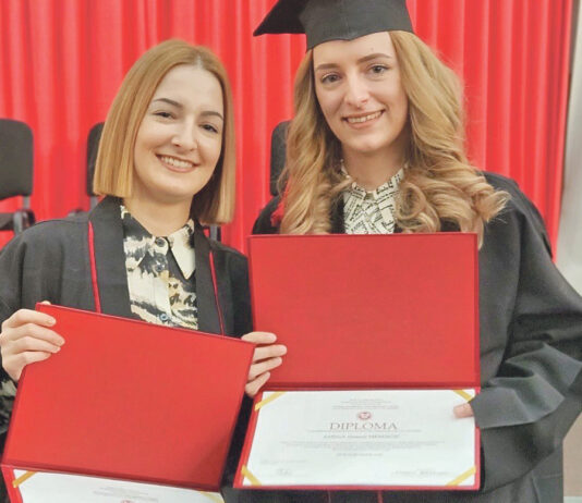 Bliznakinje diplomirale isti dan i stekle zvanje doktorica medicine