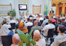 U Tešnju promovisana knjiga „Potraga za izgubljenim znakovima postojanja“