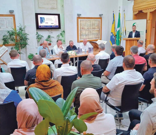 U Tešnju promovisana knjiga „Potraga za izgubljenim znakovima postojanja“